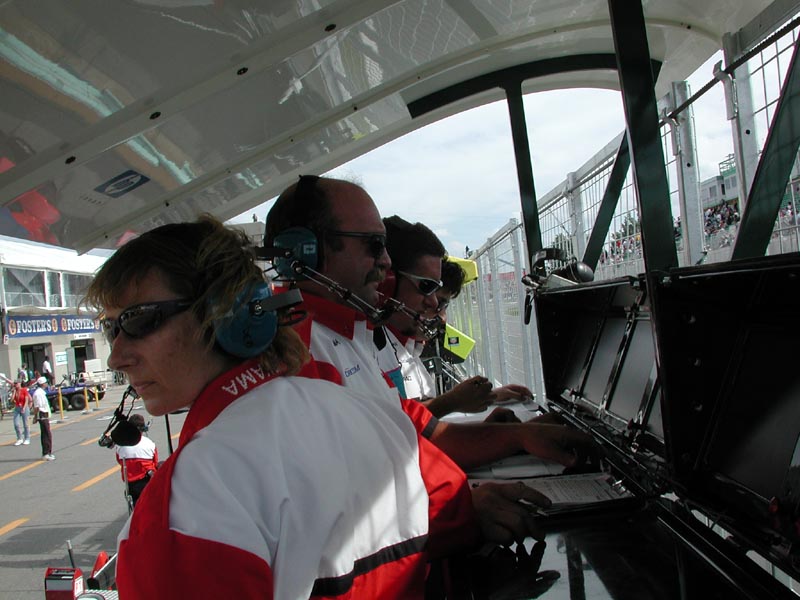 P1 crew in Eddie Irvine's pits.jpg 84.5K